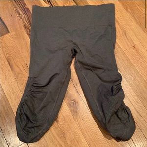 Lululemon seamless In the Flow crops